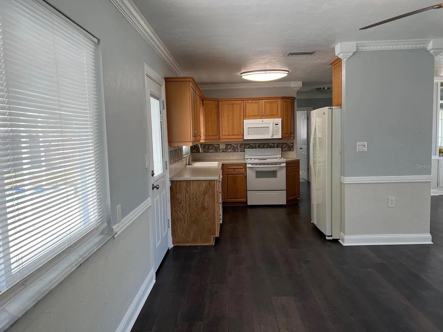 MEADOW LAWN 9TH ADD - Residential Lease