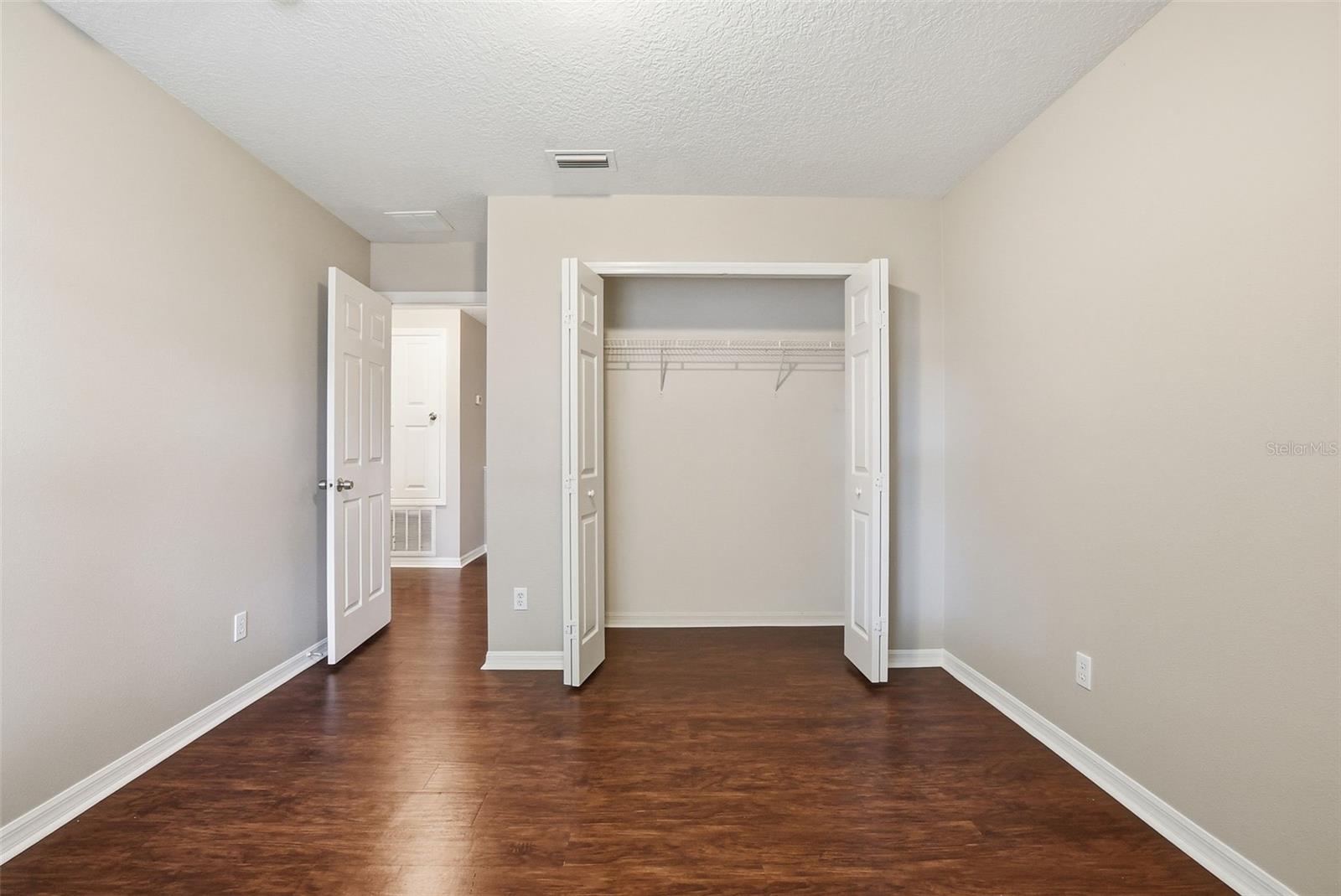 GLADES/SYLVAN LAKE PH 02 - Residential