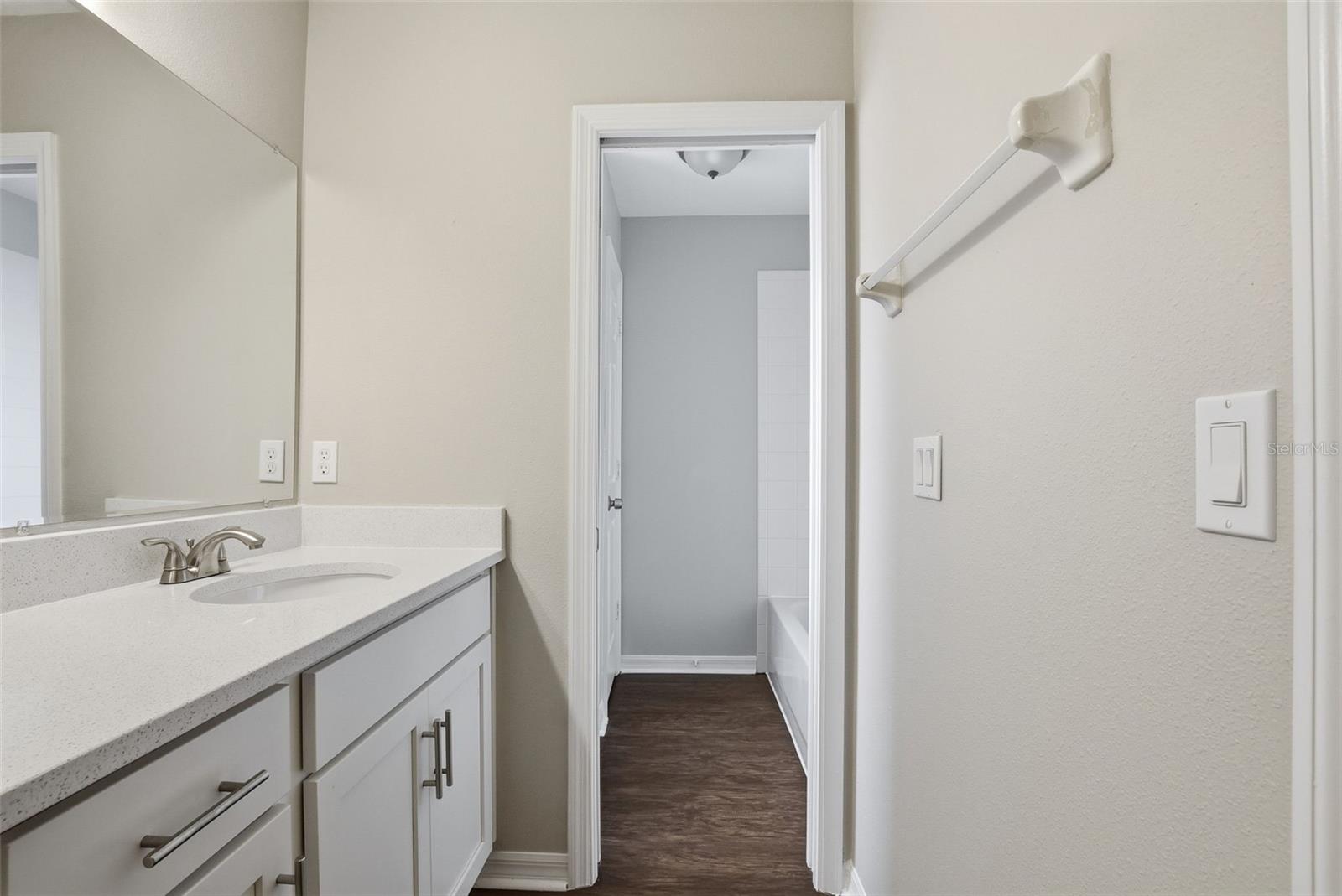 GLADES/SYLVAN LAKE PH 02 - Residential