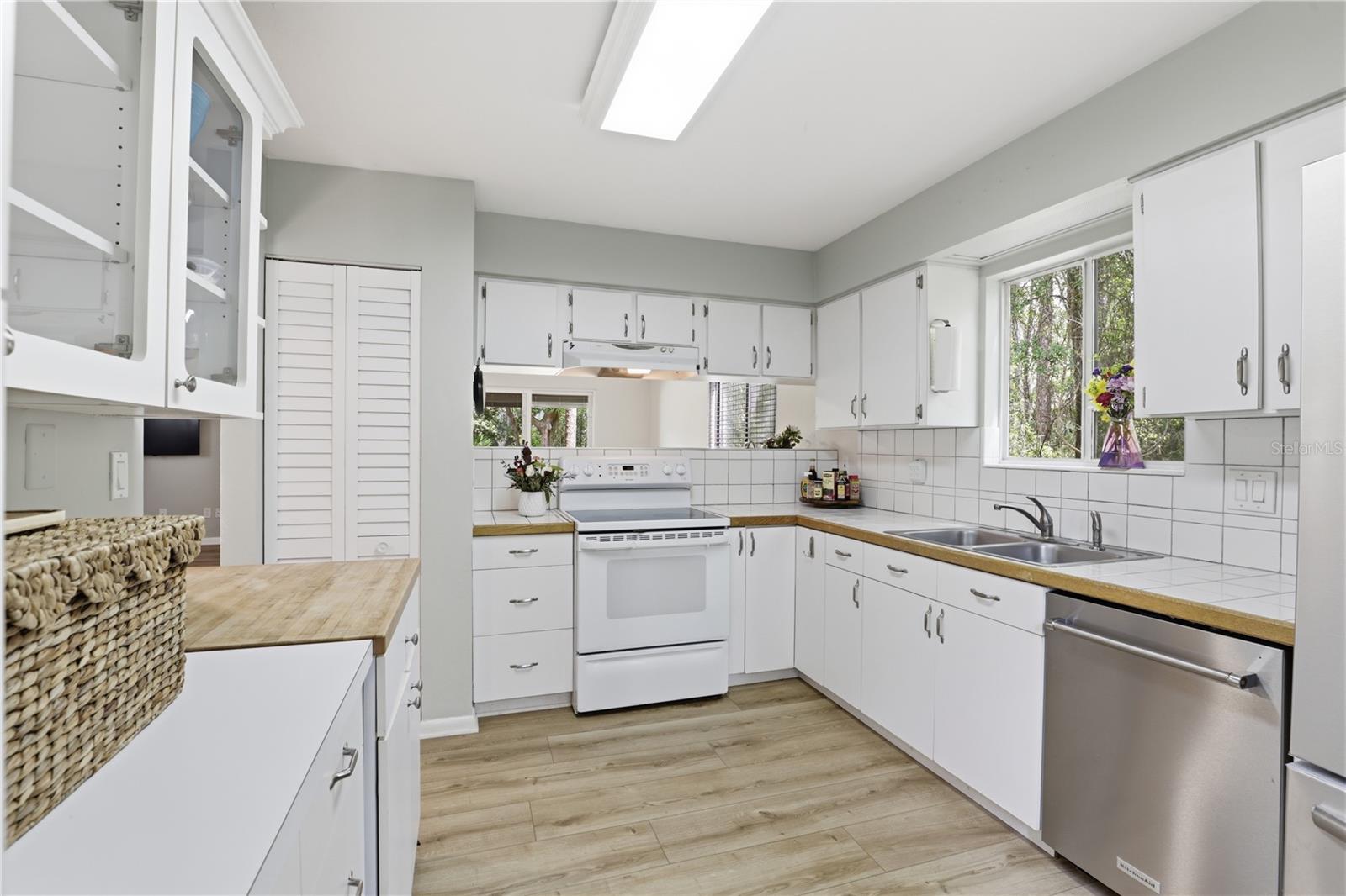 FOREST OF THE UNICORN THE LAKES - Residential