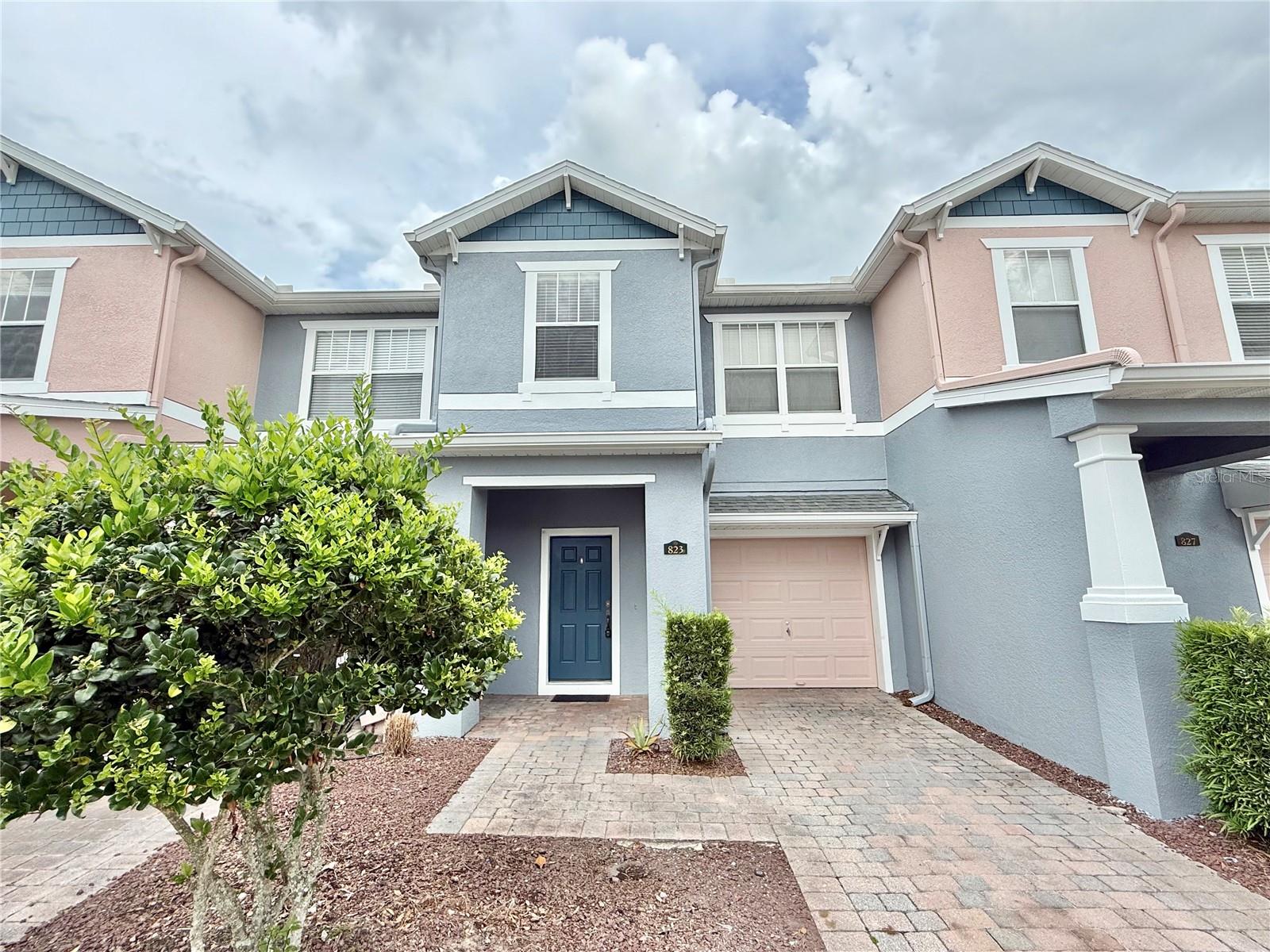 823 PINE POINTE LN