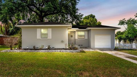 Photo of 614 W Shady Lane, Lakeland, FL 33803 (MLS # L4960751)
