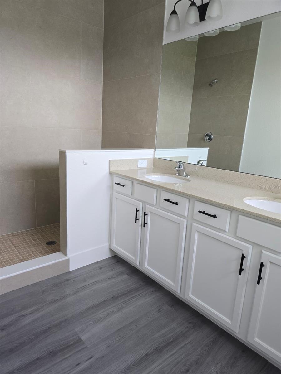 SEGOVIA - Residential Lease