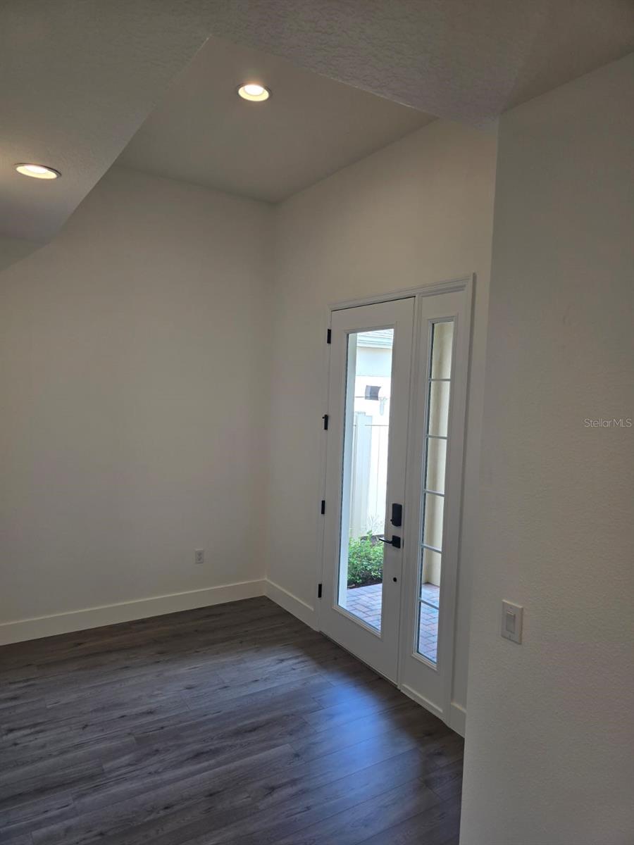 SEGOVIA - Residential Lease