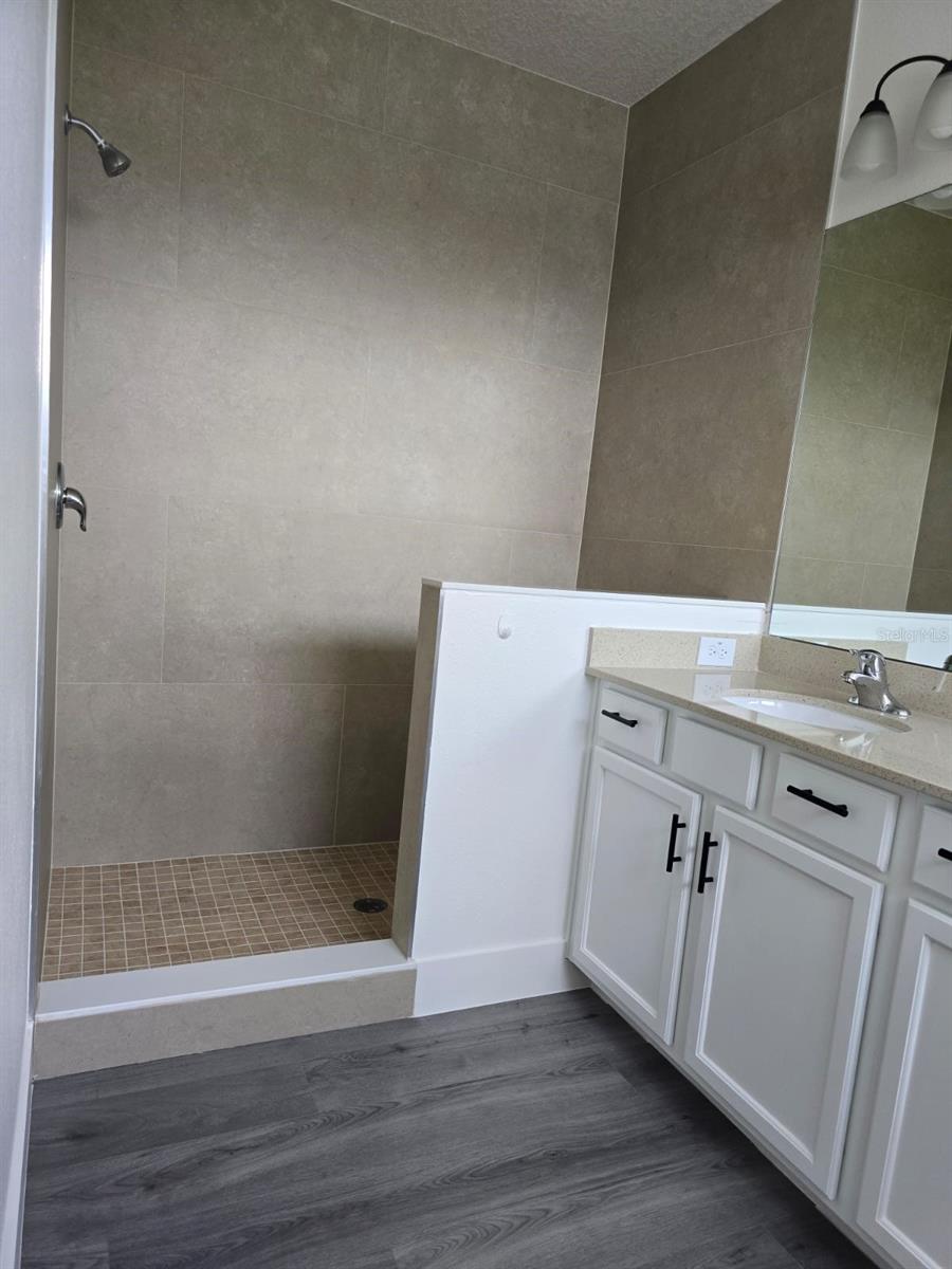 SEGOVIA - Residential Lease