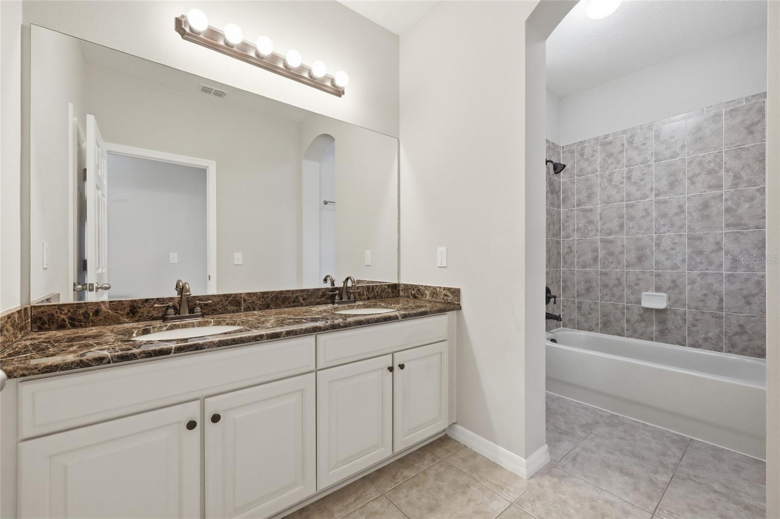 BELLE MEADE PH 02 H - Residential
