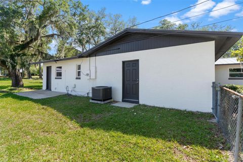 Tiny photo for 109 W Lakeview Street, Lady Lake, FL 32159 (MLS # G5099274)