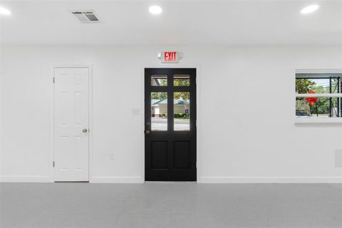 Tiny photo for 109 W Lakeview Street, Lady Lake, FL 32159 (MLS # G5099274)