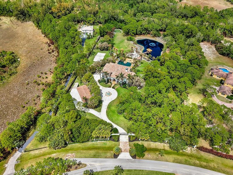2584 SE RANCH ACRES CIRCLE