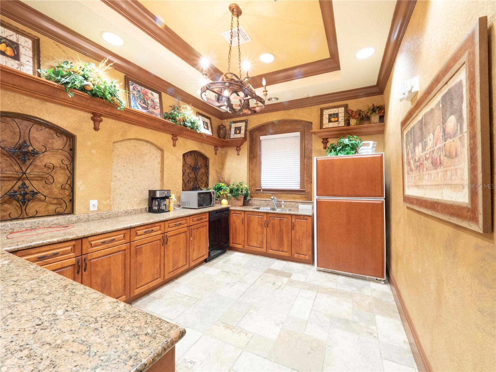 SERENATA CONDOMINIUM - Residential