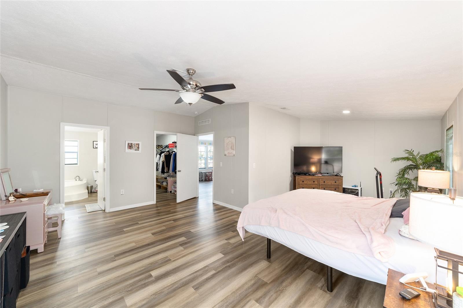 QUAIL ROOST ESTATES UNREC - Residential