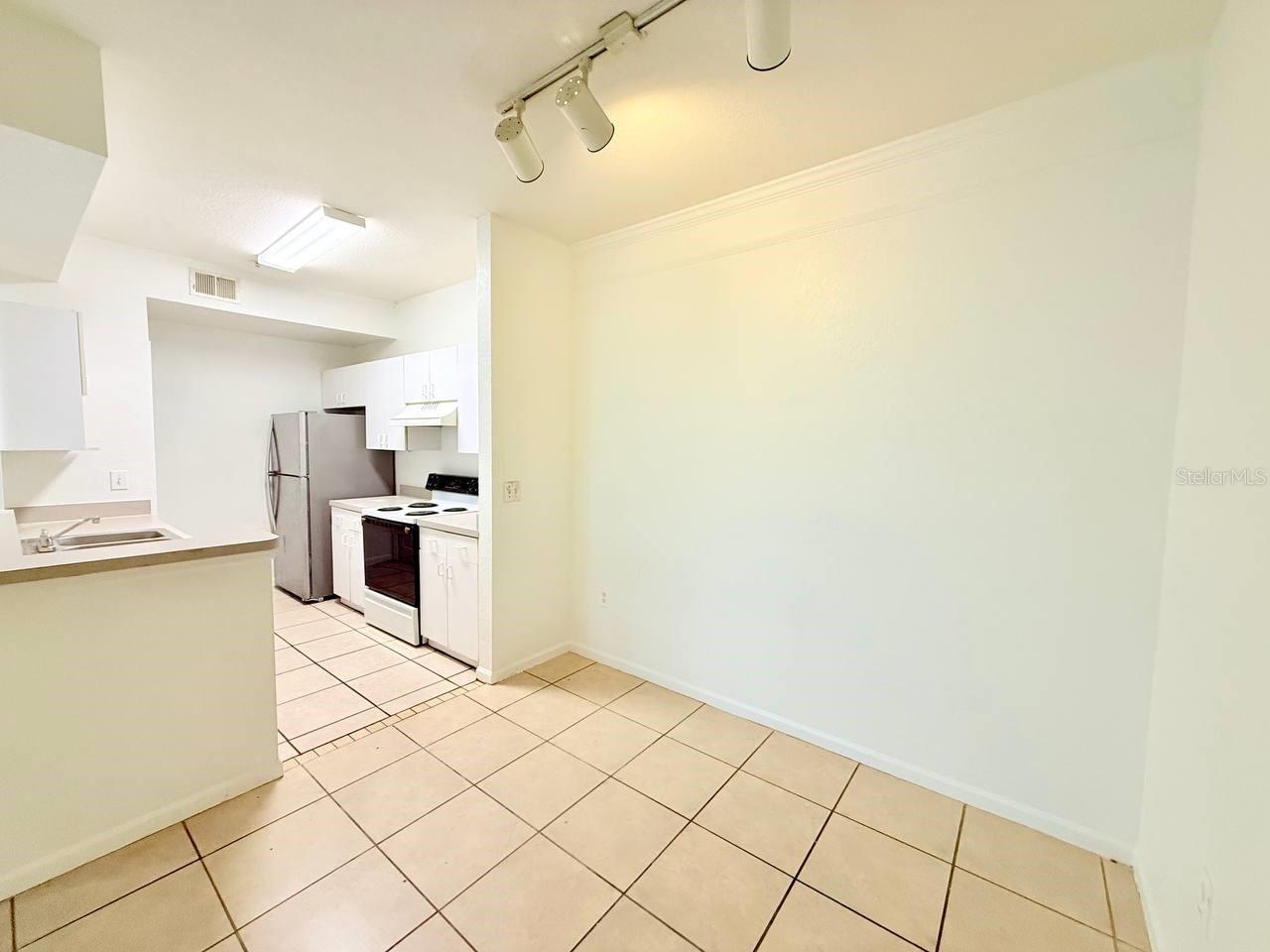 JADE AT TAMPA PALMS A CONDOMIN - Residential Lease