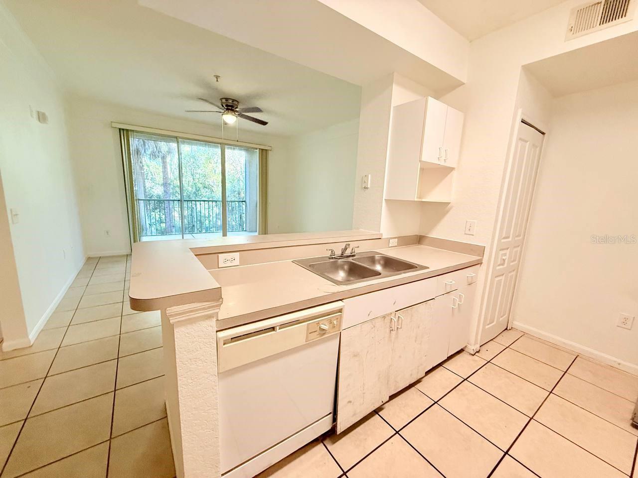 JADE AT TAMPA PALMS A CONDOMIN - Residential Lease