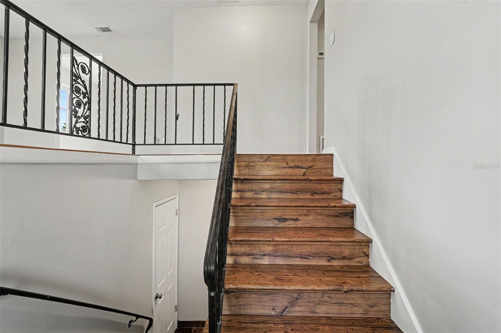 4406 URBAN COURT