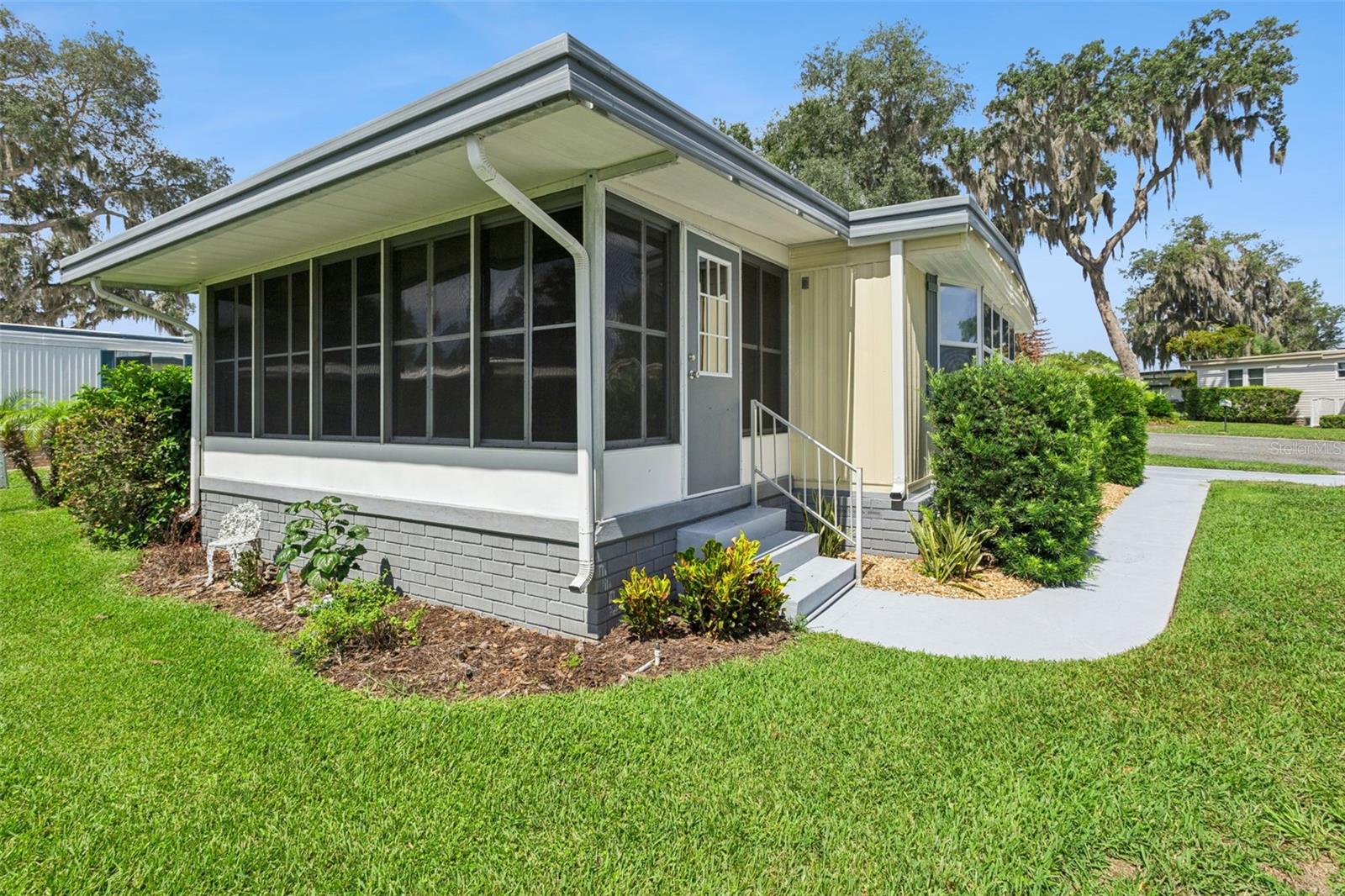 111 IXORA WAY