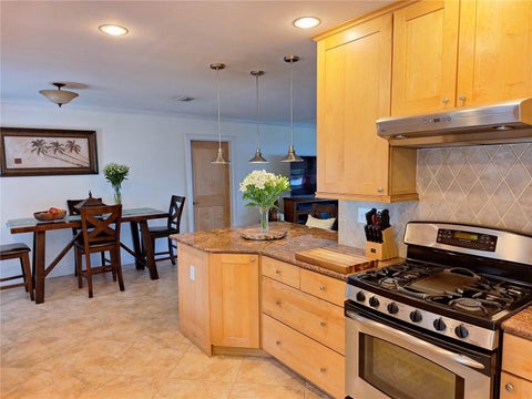 Tiny photo for 456 W 10th Avenue, Mount Dora, FL 32757 (MLS # G5118790)