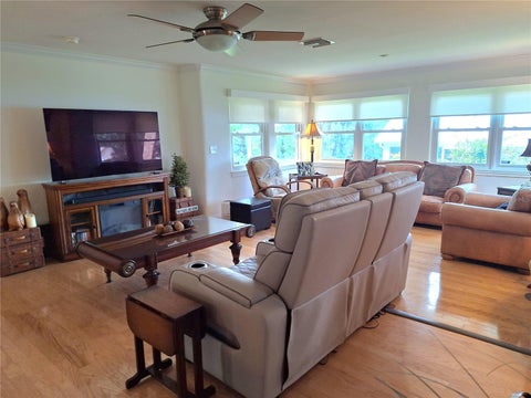 Tiny photo for 456 W 10th Avenue, Mount Dora, FL 32757 (MLS # G5118790)