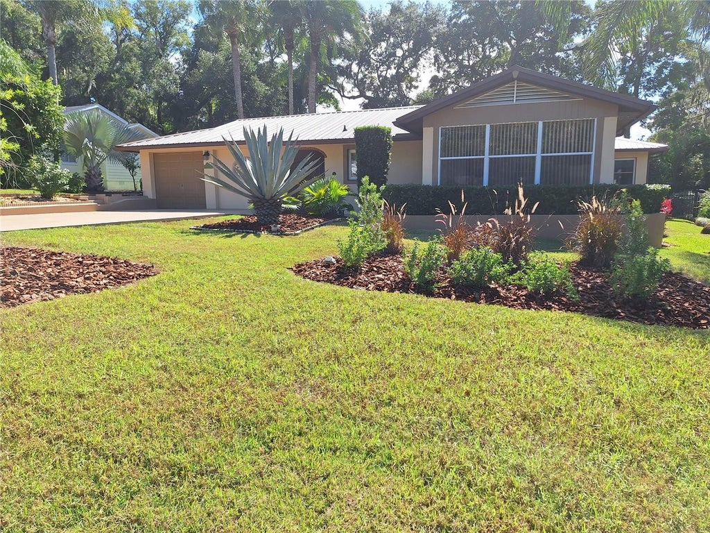 Photo of 456 W 10th Avenue, Mount Dora, FL 32757 (MLS # G5118790)