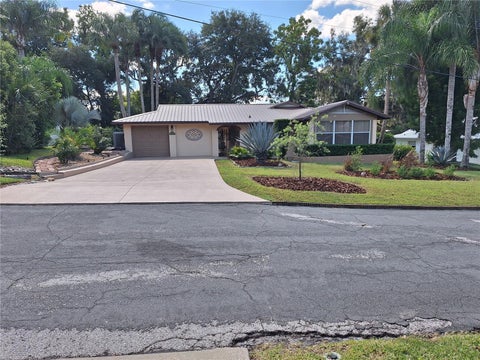 Photo of 456 W 10th Avenue, Mount Dora, FL 32757 (MLS # G5118790)