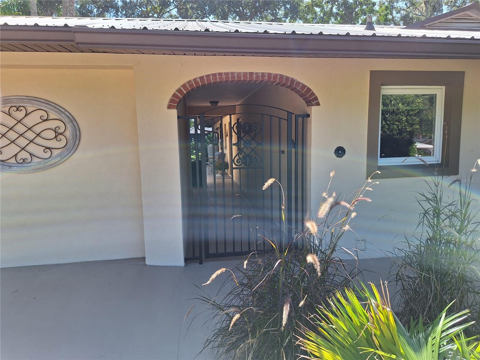 456 W 10TH AVENUE