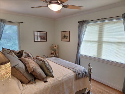 Tiny photo for 456 W 10th Avenue, Mount Dora, FL 32757 (MLS # G5118790)