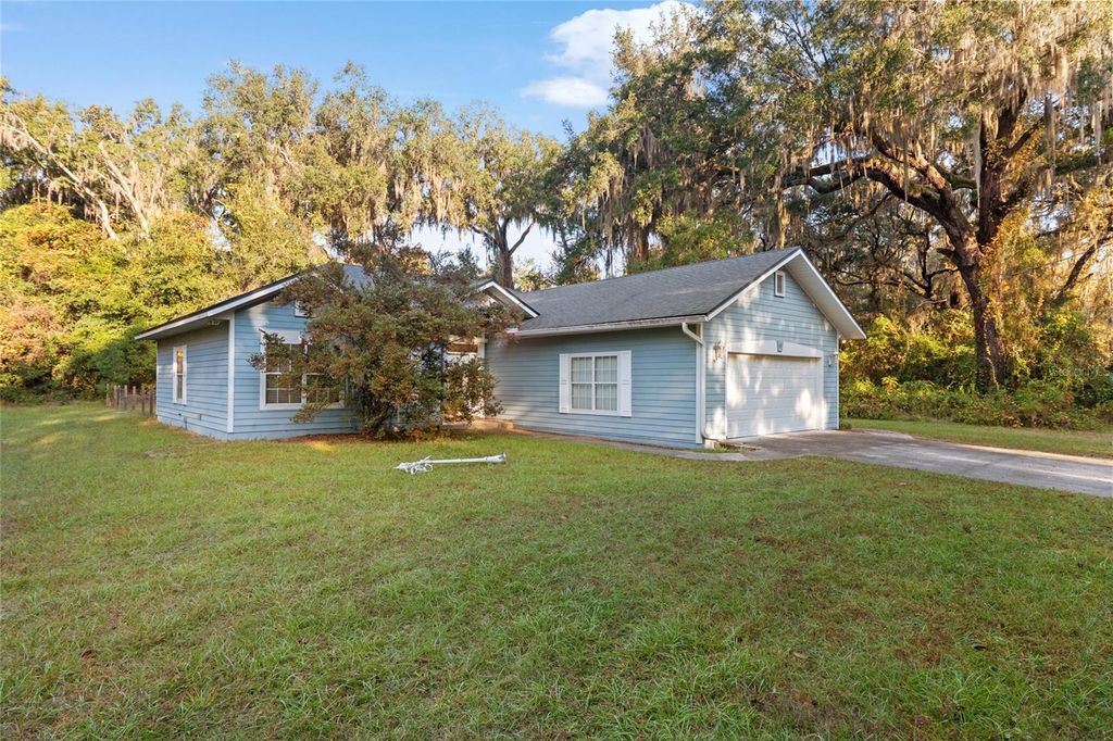 Photo of 191 Slaughter Road, Palatka, FL 32177 (MLS # GC535662)