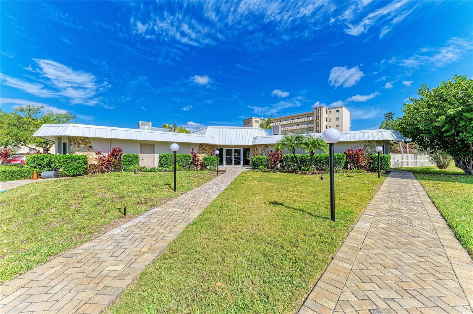 IRONWOOD TENTH - Residential