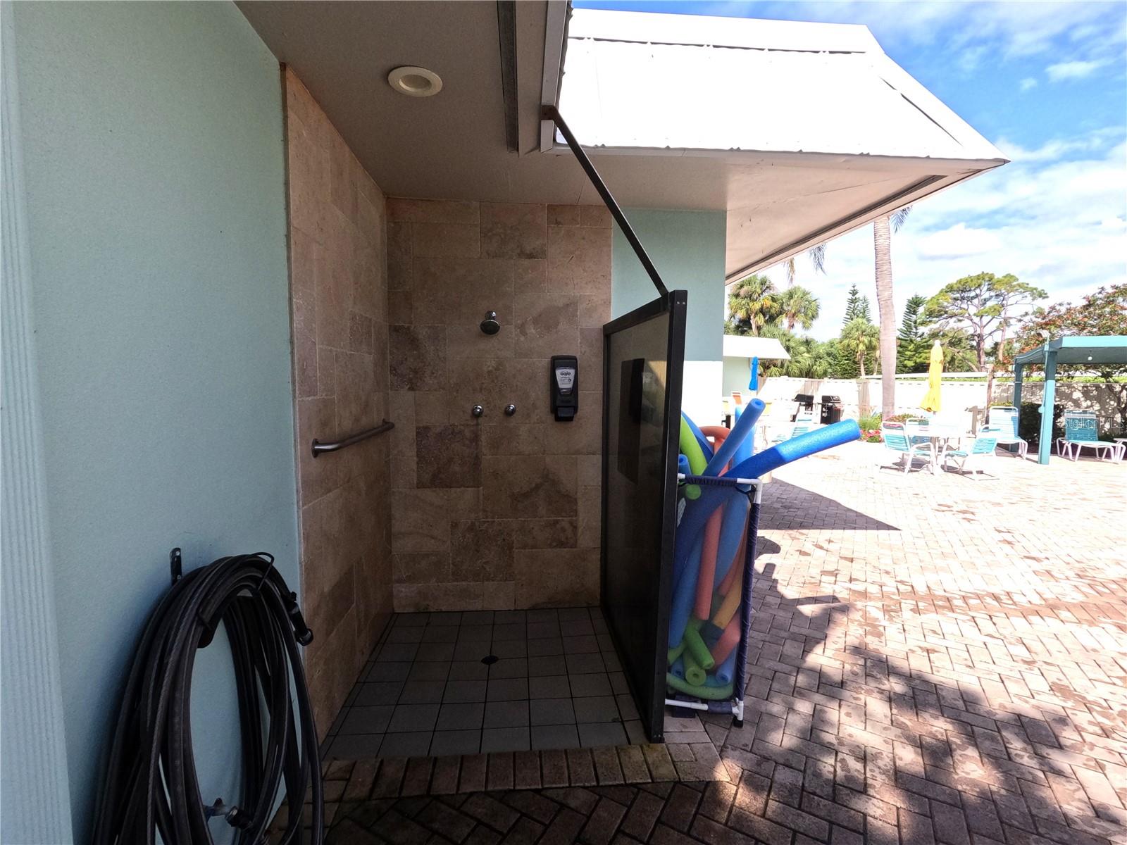 IRONWOOD TENTH - Residential