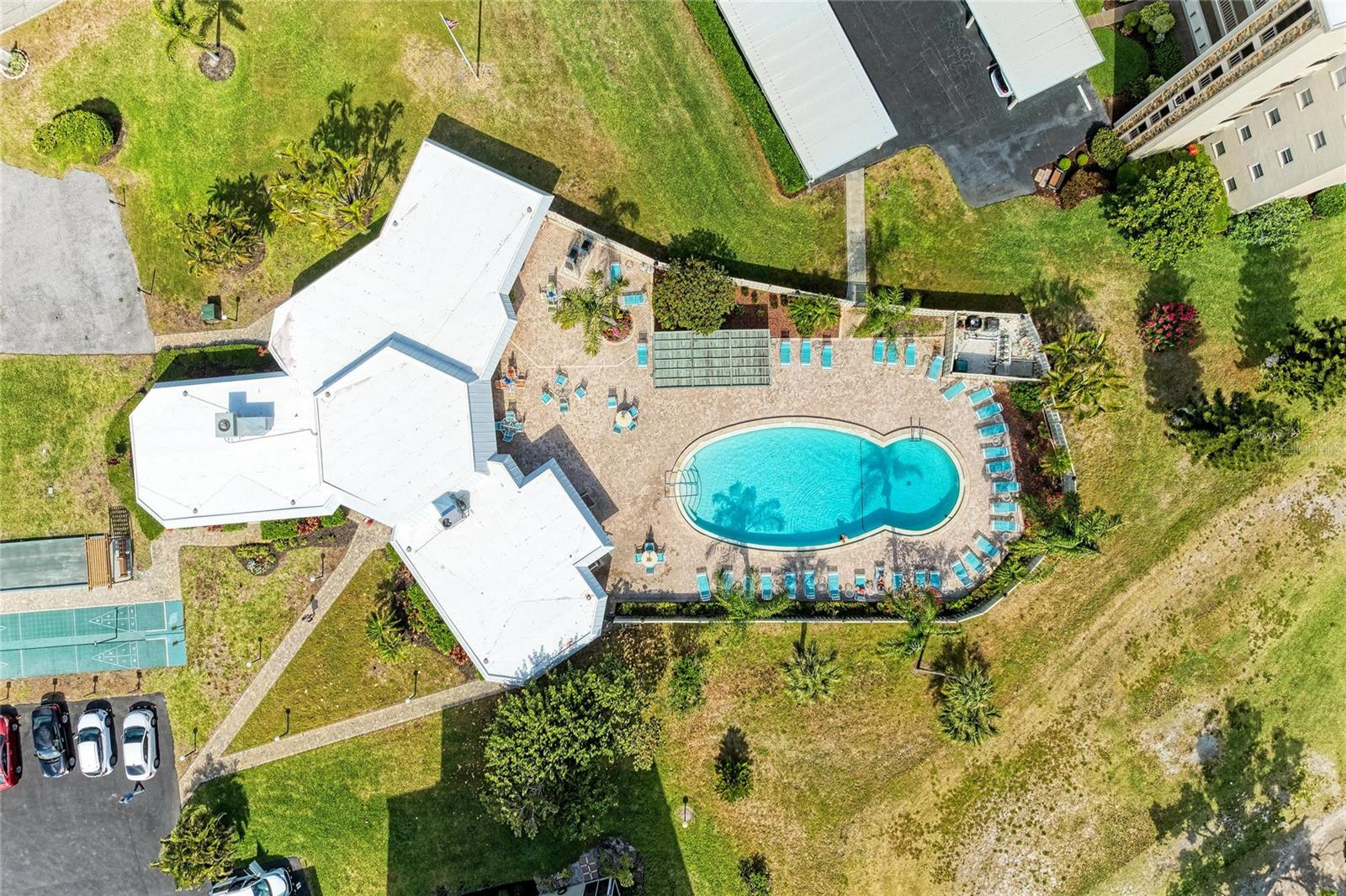 IRONWOOD TENTH - Residential