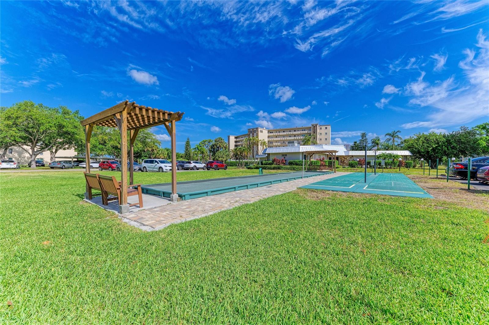 IRONWOOD TENTH - Residential