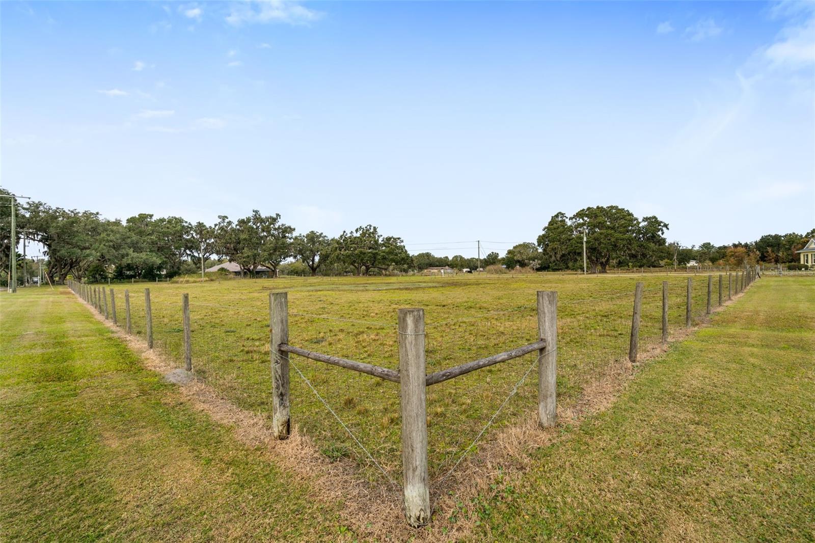 FRENCHS COUNTRY ESTATES - Residential