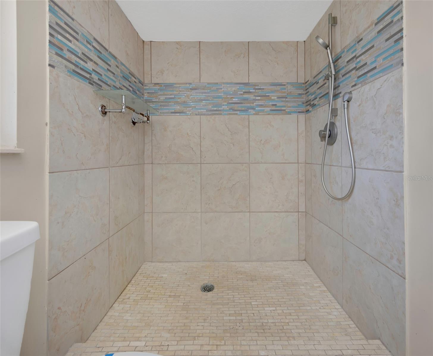 LAURA ANNE ESTATES - Residential