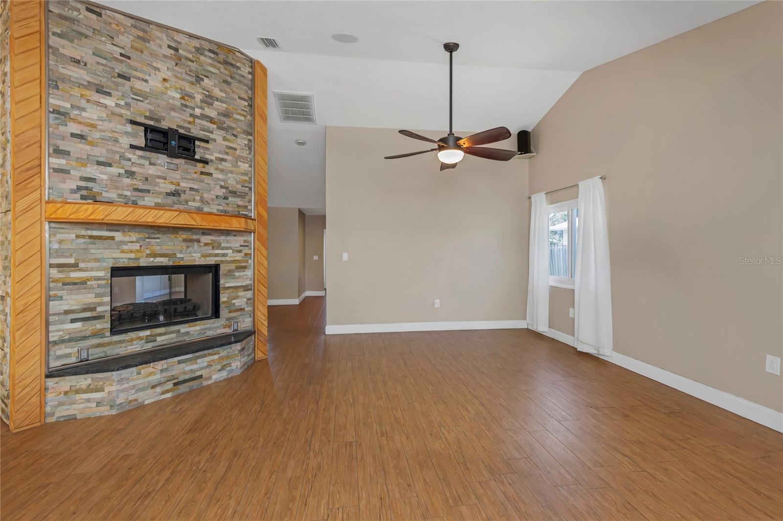 LAURA ANNE ESTATES - Residential