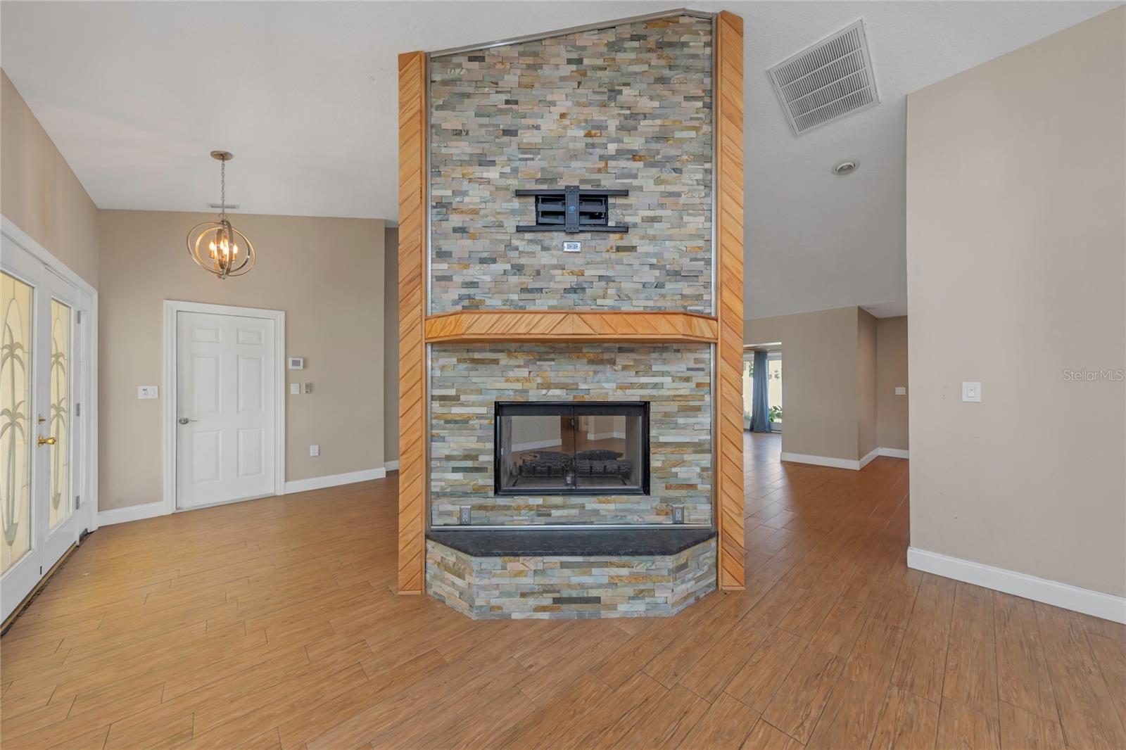 LAURA ANNE ESTATES - Residential