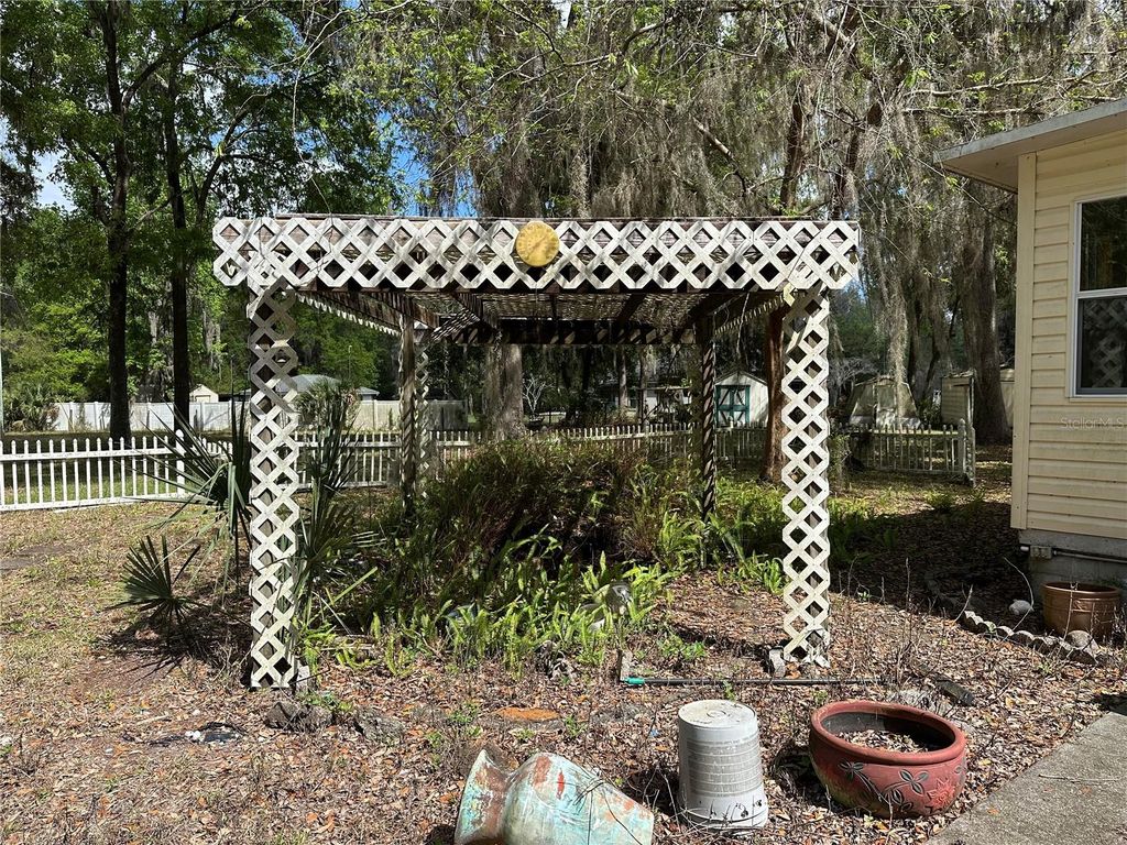 Photo of 2351 NW 186th Lane, Citra, FL 32113 (MLS # OM720780)