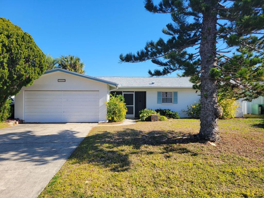 Photo of 1985 Cove Drive, Largo, FL 33774 (MLS # TB8468722)