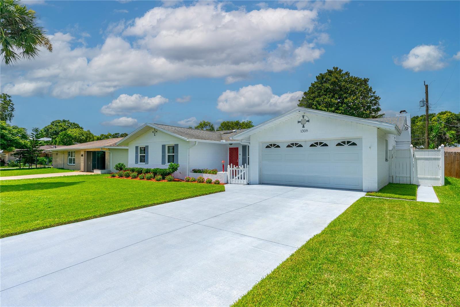1308 GOLFVIEW DRIVE