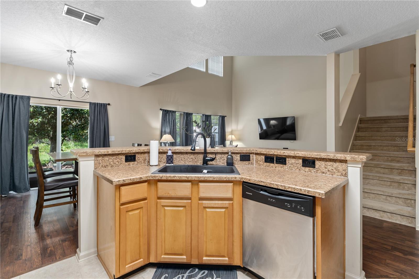 VILLAS AT HERITAGE PARK - Residential