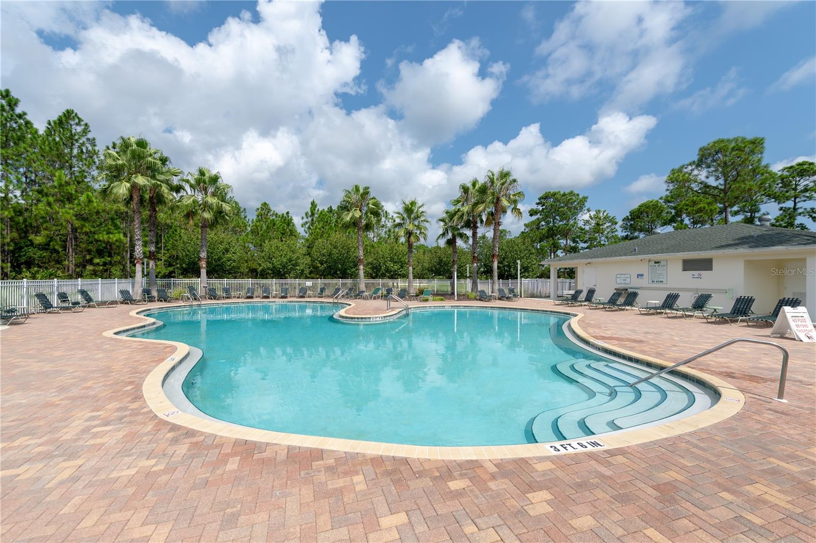 VILLAS AT HERITAGE PARK - Residential