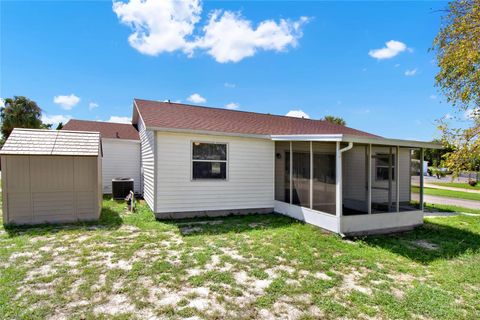 A home in LAKE WALES