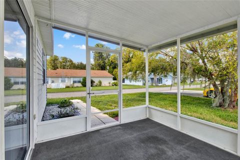 A home in LAKE WALES