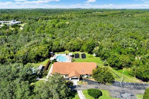 A home in LAKE WALES