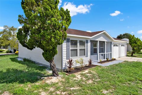 A home in LAKE WALES