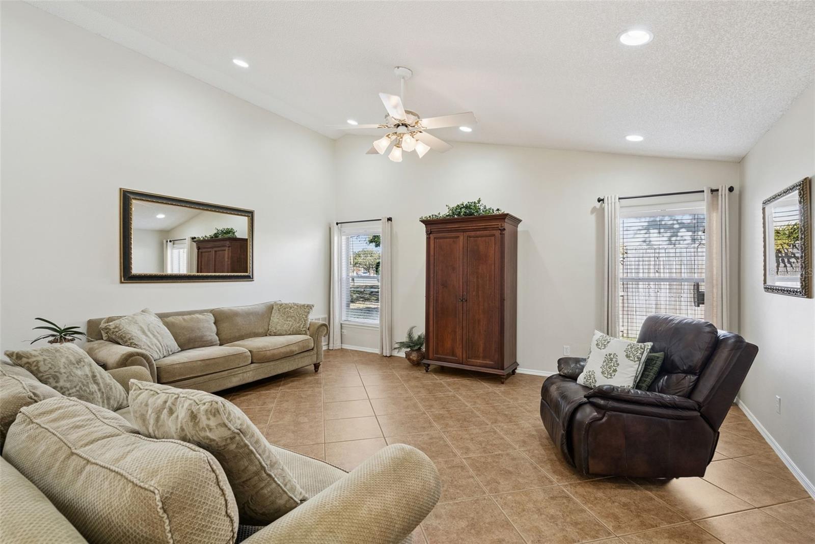 RIVERSIDE AT TWIN RIVERS UN 2 - Residential