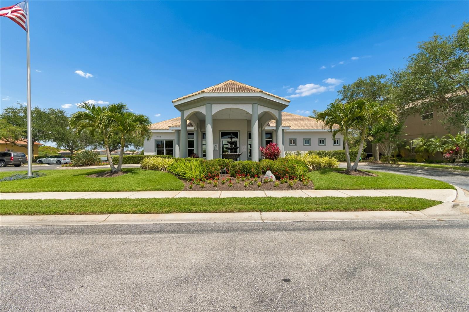 RIVER PLACE - Residential