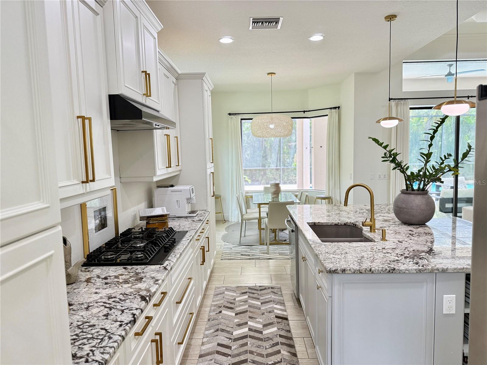 COUNTRY CLUB EAST AT LAKEWD RNCH RR - Residential Lease