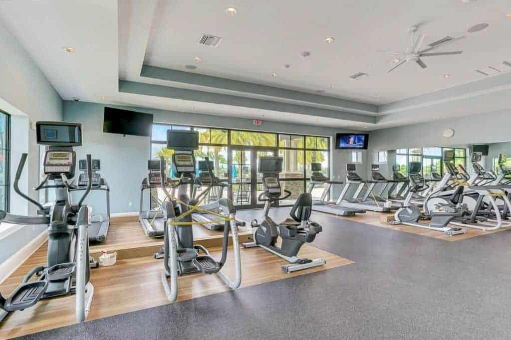 COUNTRY CLUB EAST AT LAKEWD RNCH RR - Residential Lease