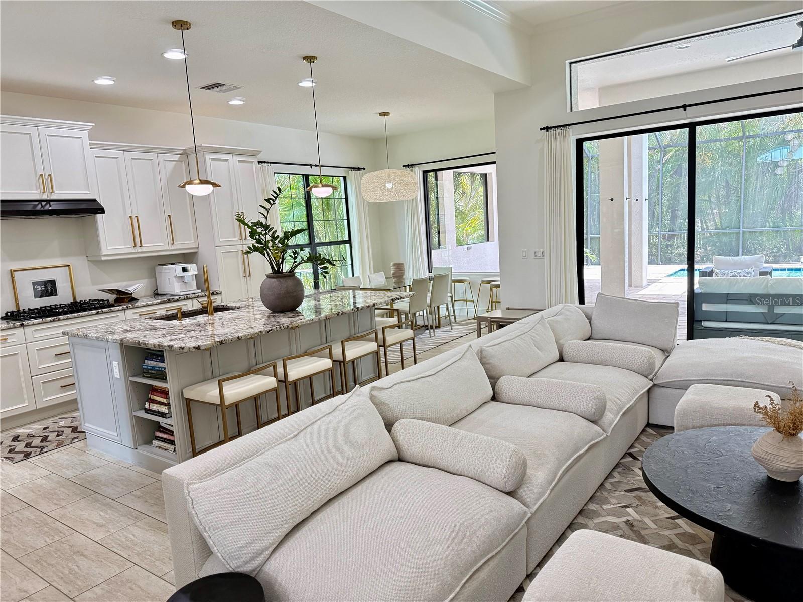COUNTRY CLUB EAST AT LAKEWD RNCH RR - Residential Lease
