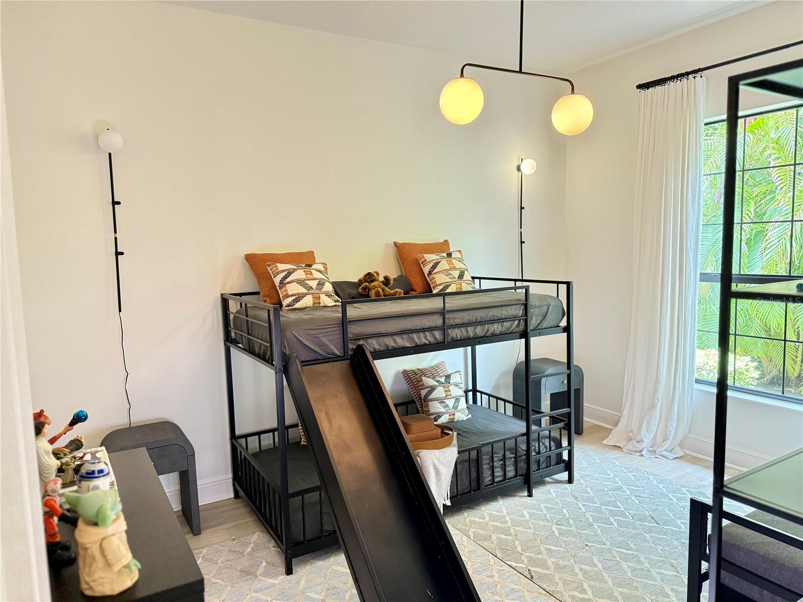 COUNTRY CLUB EAST AT LAKEWD RNCH RR - Residential Lease
