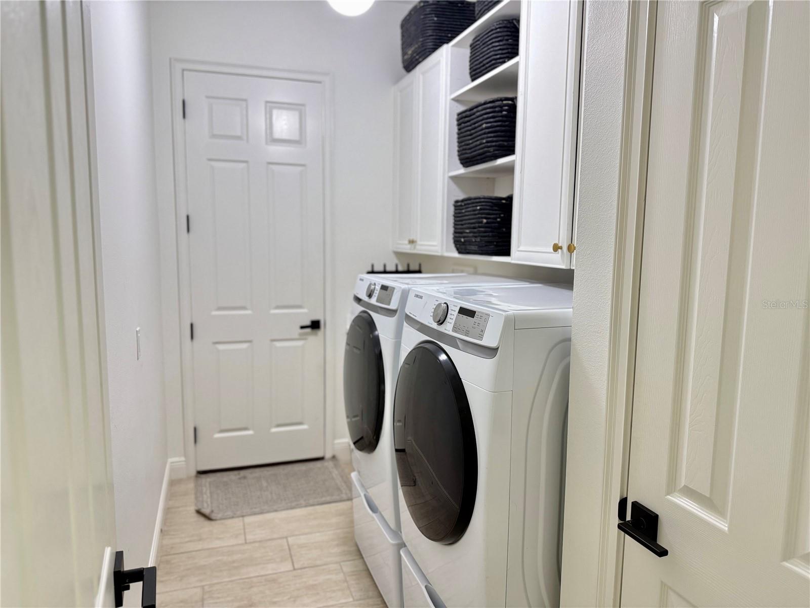 COUNTRY CLUB EAST AT LAKEWD RNCH RR - Residential Lease